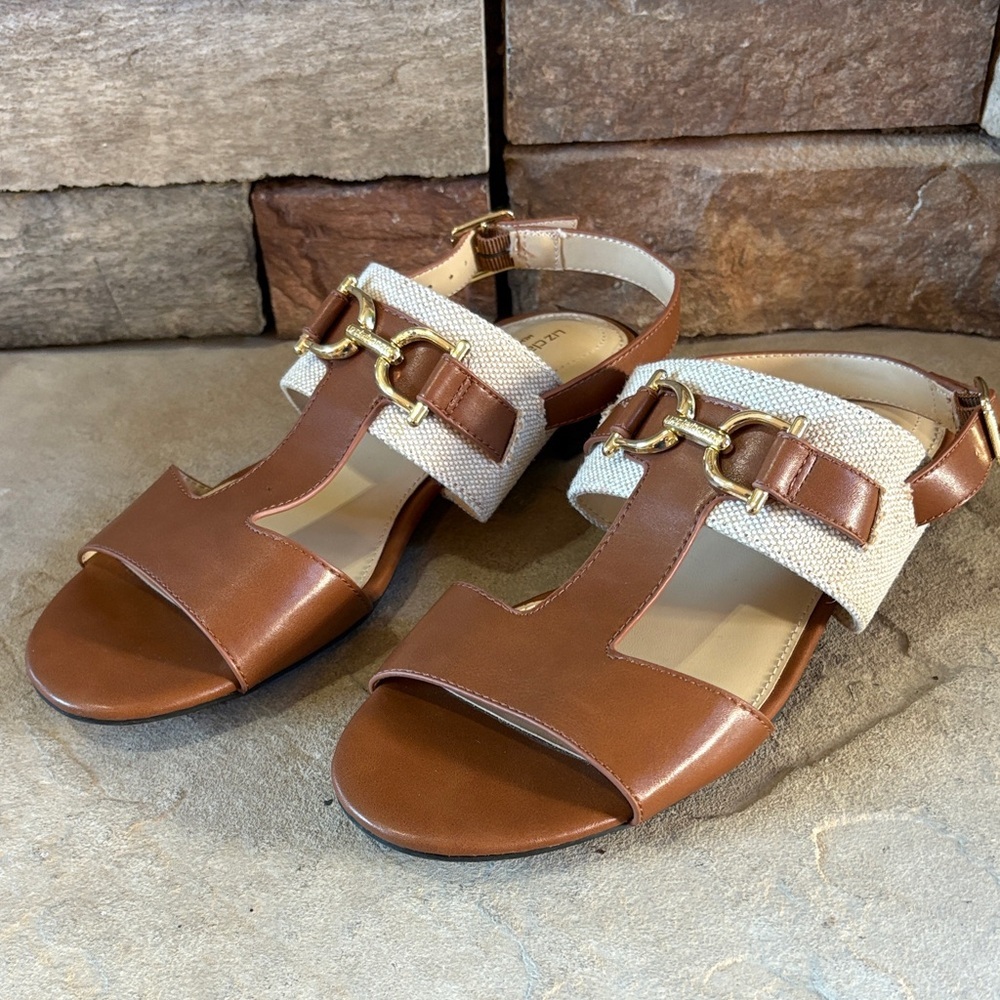 Liz Claiborne sz 8.5 gold horse bit sandals with cloth and synthetic material